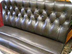 Recouvrir Un Canapé En Simili Cuir
 - Atiscuir Renovation Recouvrement Changement De Cuir Tissu Skai Tapissier Garnisseur Sellier Tout Travaux Sur Cuir Tissu Skai Moto Bateau Caravane Alesia